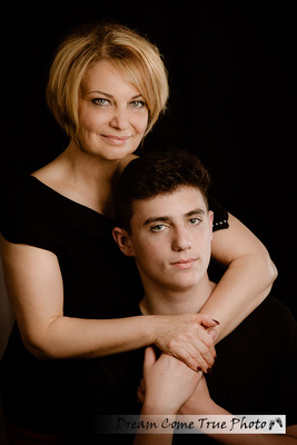 Dream Come True Photo, A Dream Photo, Elly Alena Dream mother and son photograph taken during family session to capture the love of parents for their older teen siblings in Marlboro NJ